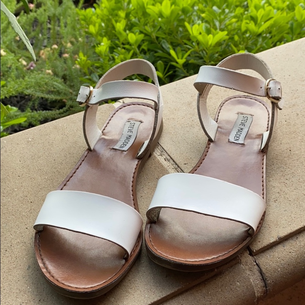 Steve Madden Dina White Flat Sandal